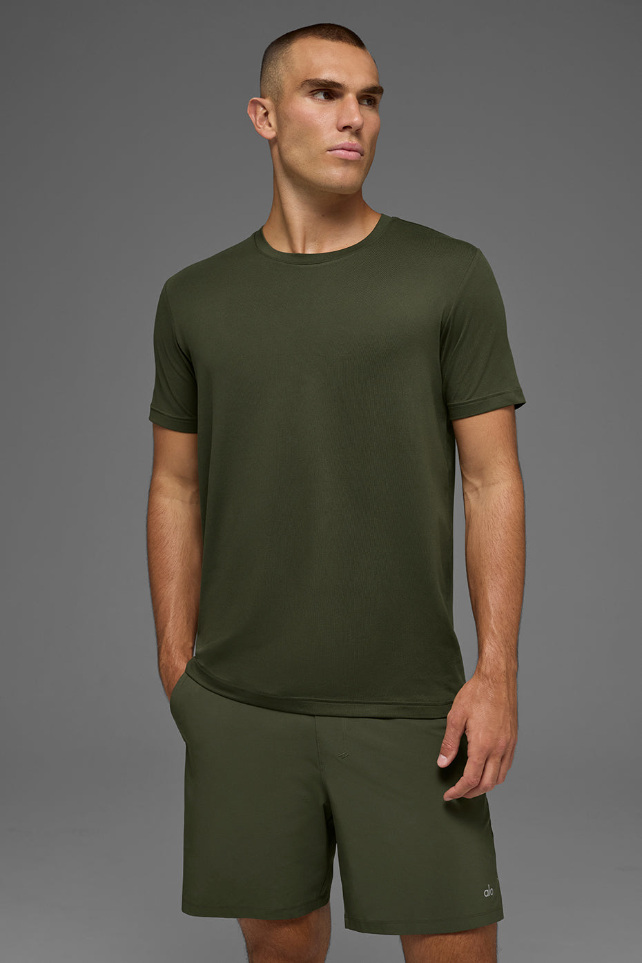 Conquer Reform Crewneck Short Sleeve - Green Olive
