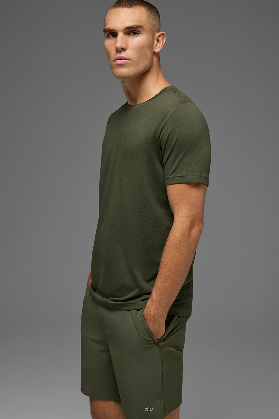 Conquer Reform Crewneck Short Sleeve - Green Olive